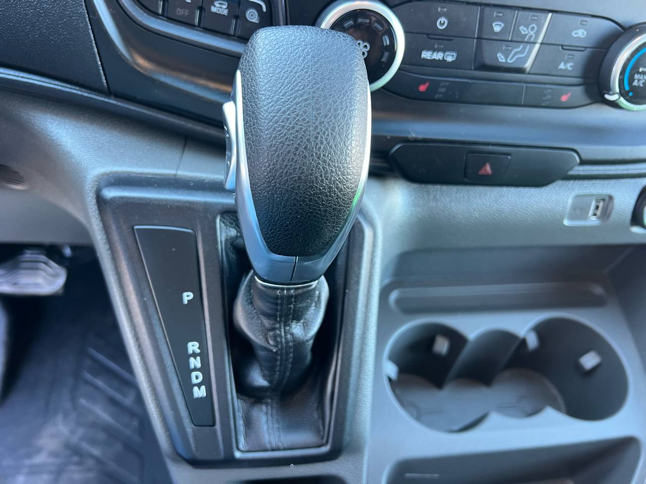 Ford Transit 150 Van Low Roof w/Sliding Pass. 130-in. WB 2022 Ford Transit 150 Van Low Roof w/Sliding Pass. 130-in. WB 2022