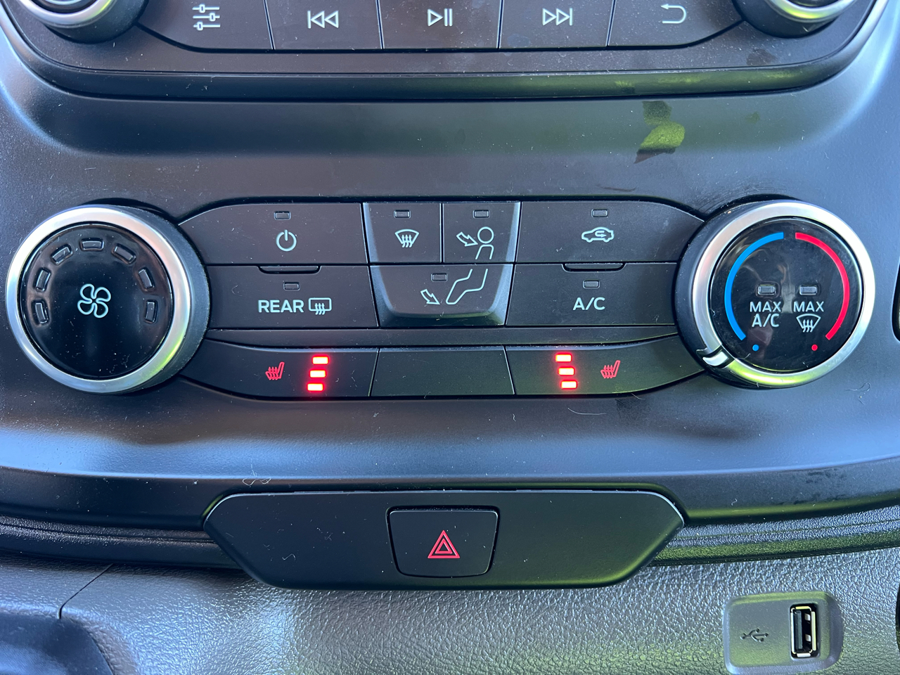 Ford Transit 150 Van Low Roof w/Sliding Pass. 130-in. WB 2022 Ford Transit 150 Van Low Roof w/Sliding Pass. 130-in. WB 2022