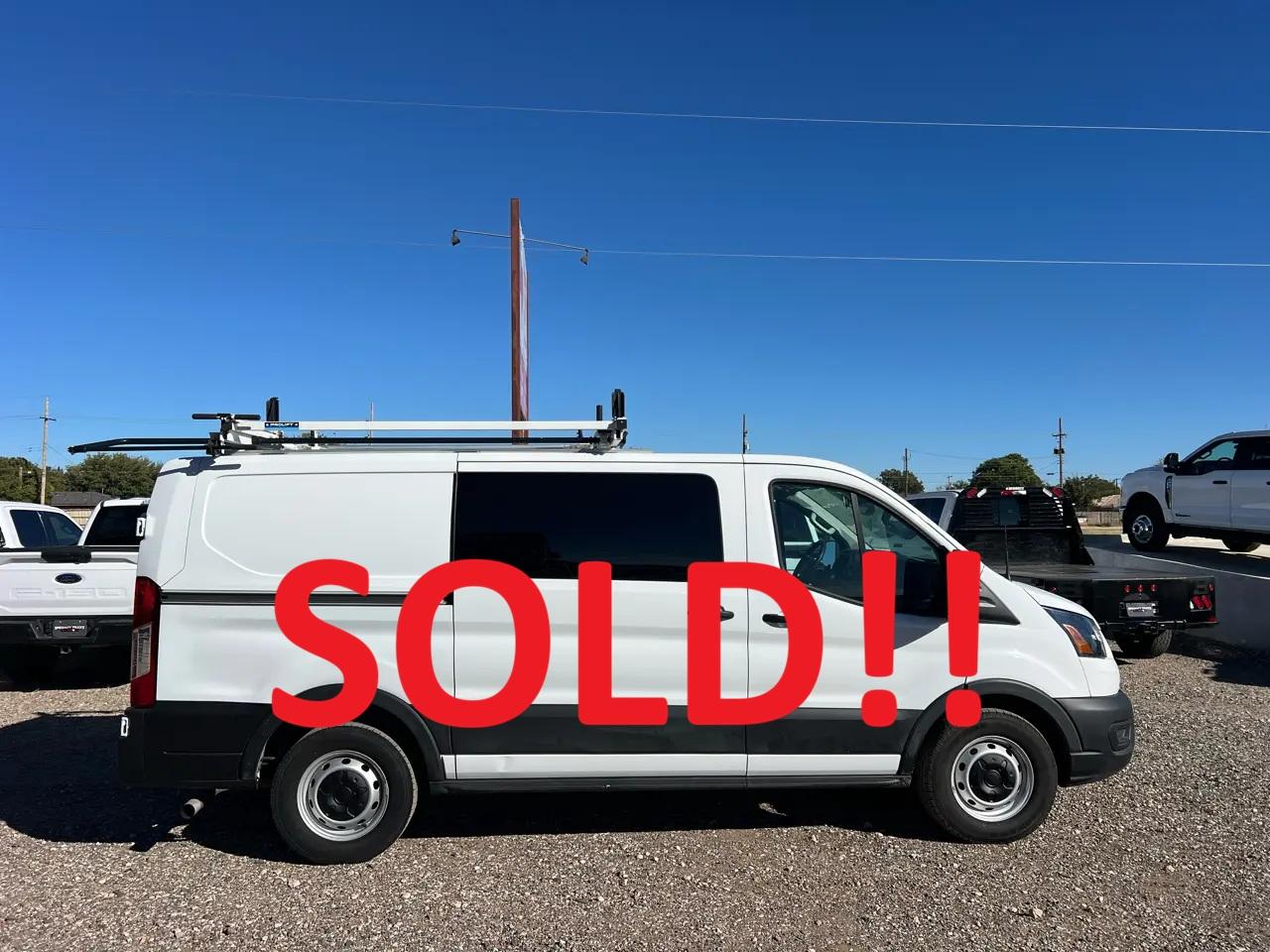 2022 Ford Transit 150 Van Low Roof w/Sliding Pass. 130-in. WB