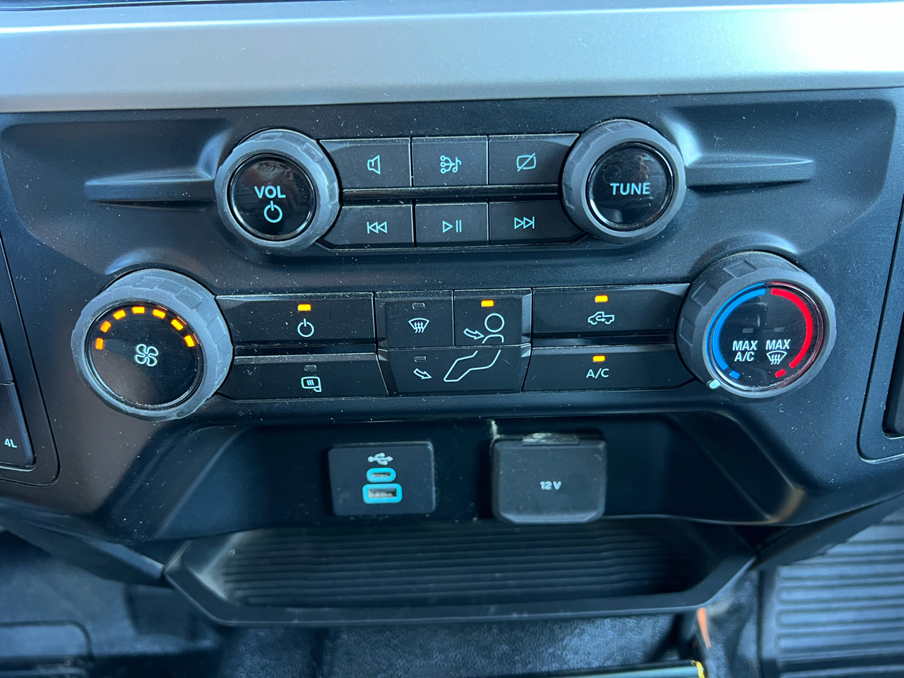 Ford F-250 SD XL Crew Cab Long Bed 4WD 2023 Ford F-250 SD XL Crew Cab Long Bed 4WD 2023