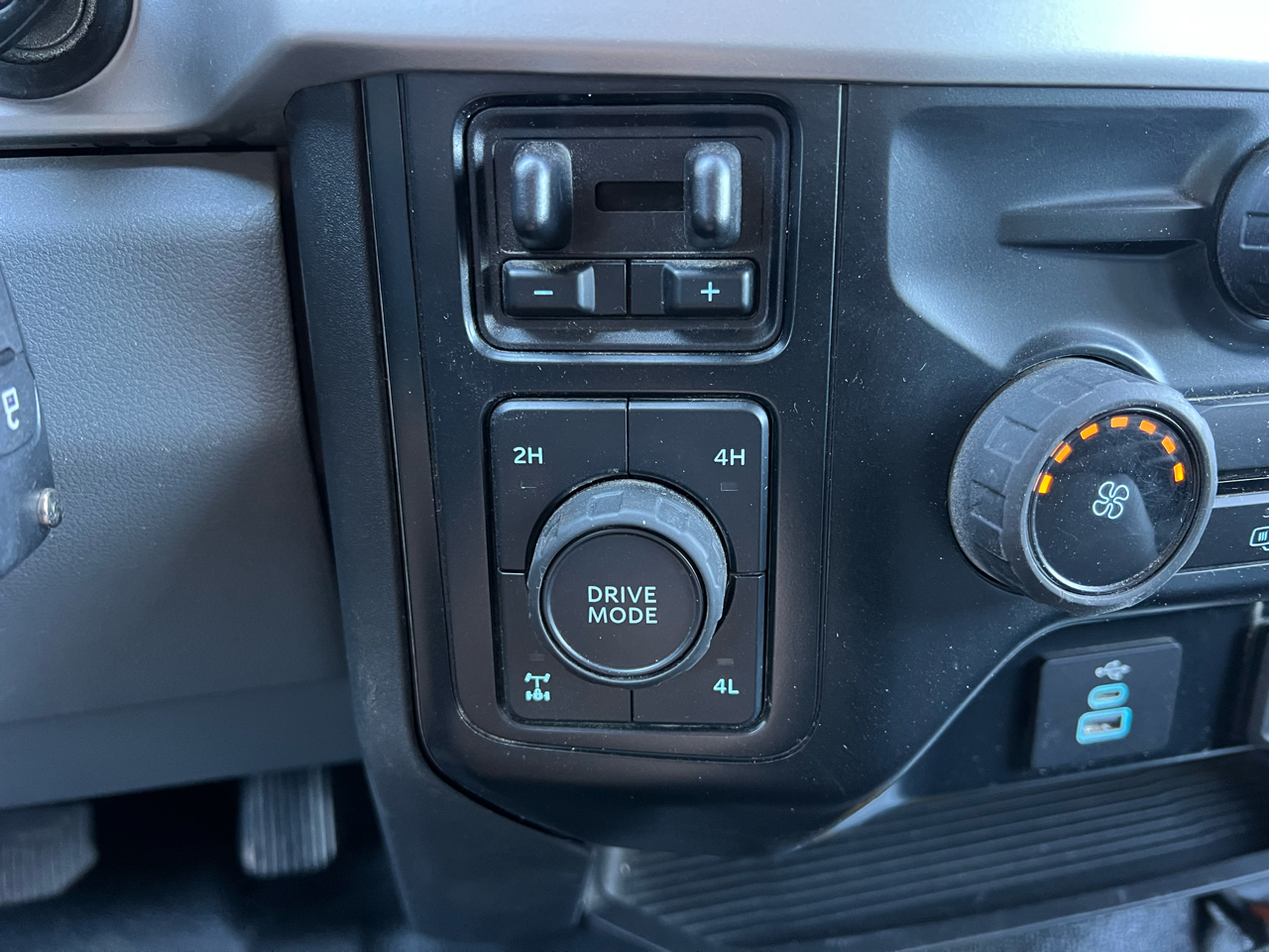 Ford F-250 SD XL Crew Cab Long Bed 4WD 2023 Ford F-250 SD XL Crew Cab Long Bed 4WD 2023