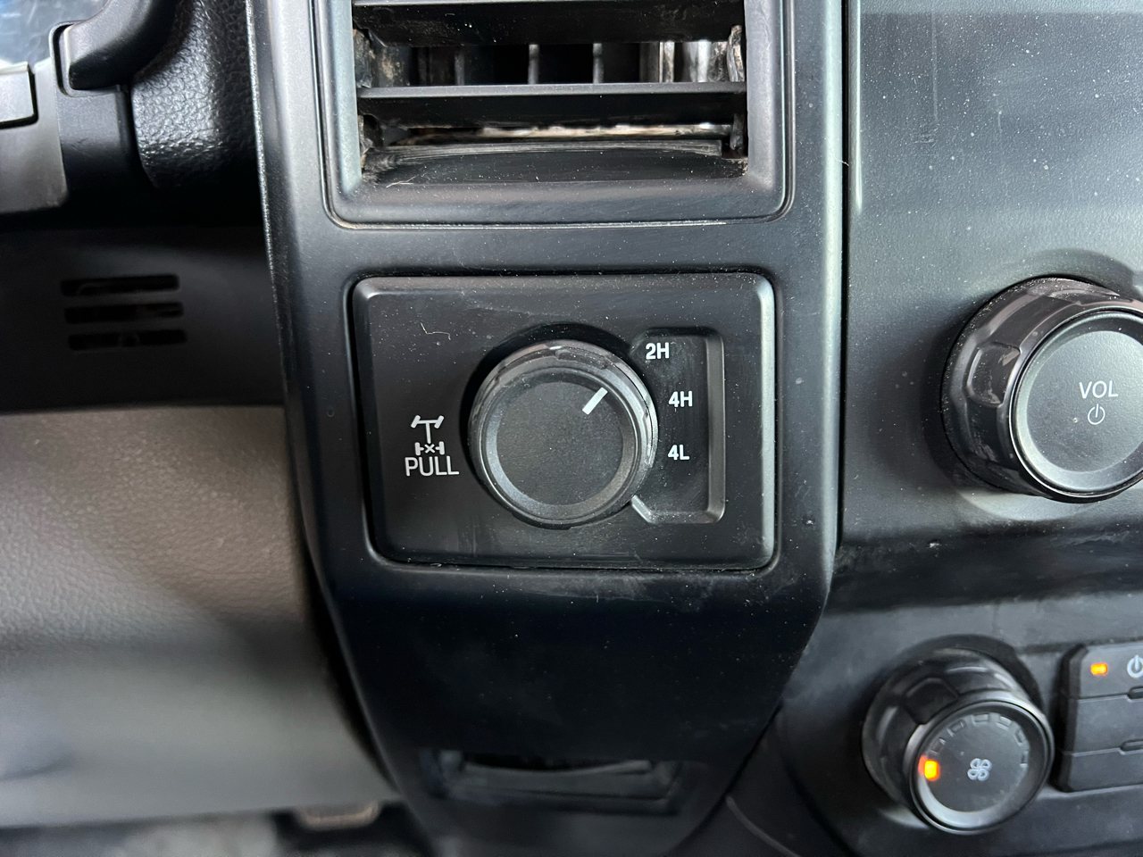 Ford F-150 XL SuperCab 8-ft. Bed 4WD 2017