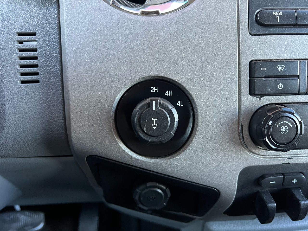 Ford F-250 SD XLT SuperCab 4WD 2015