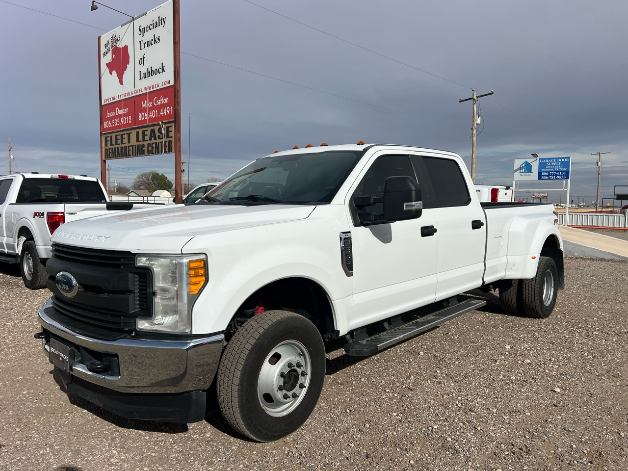Ford F-350 SD XL Crew Cab Long Bed DRW 4WD 2017