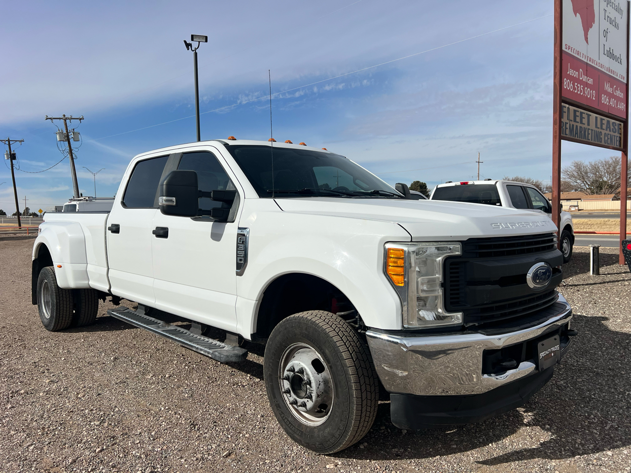 Ford F-350 SD XL Crew Cab Long Bed DRW 4WD 2017