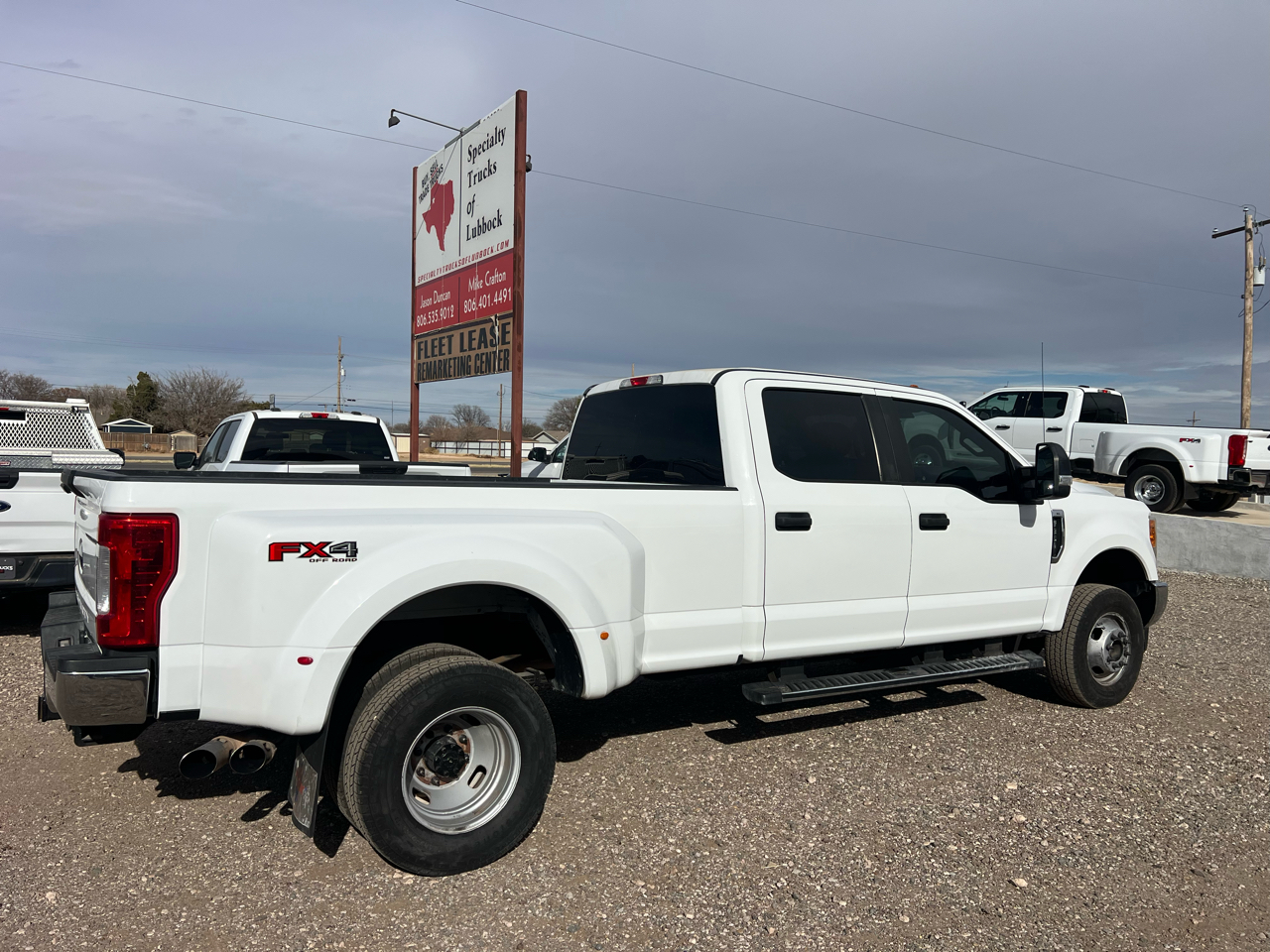 Ford F-350 SD XL Crew Cab Long Bed DRW 4WD 2017