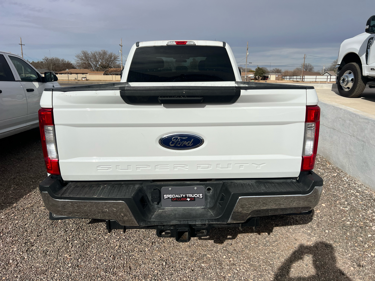 Ford F-350 SD XL Crew Cab Long Bed DRW 4WD 2017