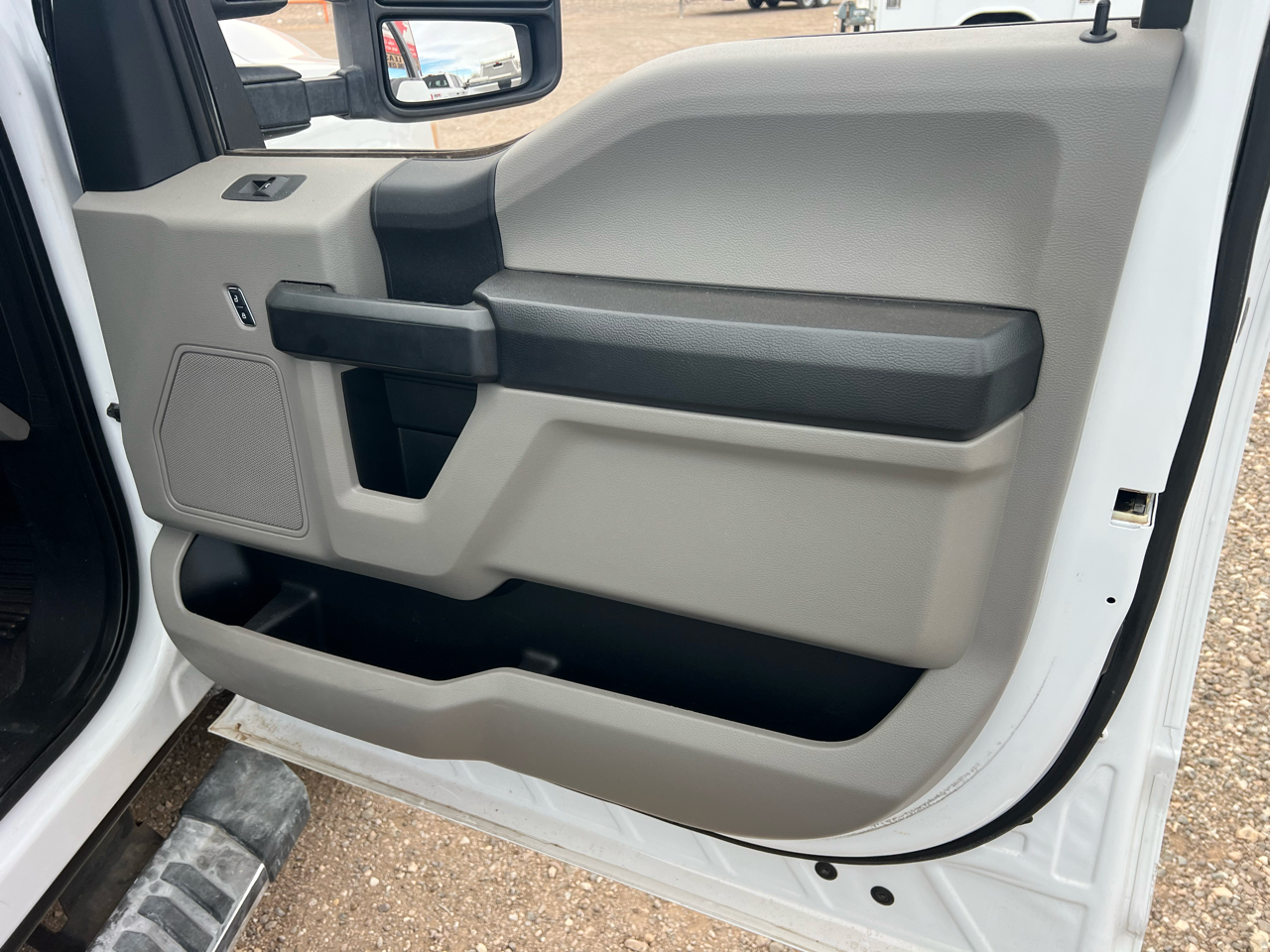 Ford F-350 SD XL Crew Cab Long Bed DRW 4WD 2017