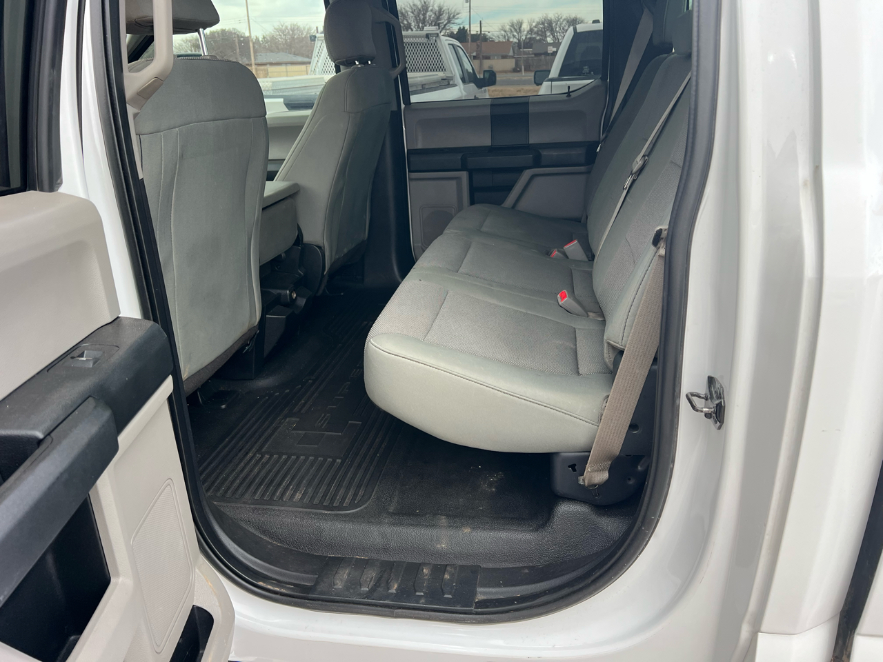 Ford F-350 SD XL Crew Cab Long Bed DRW 4WD 2017