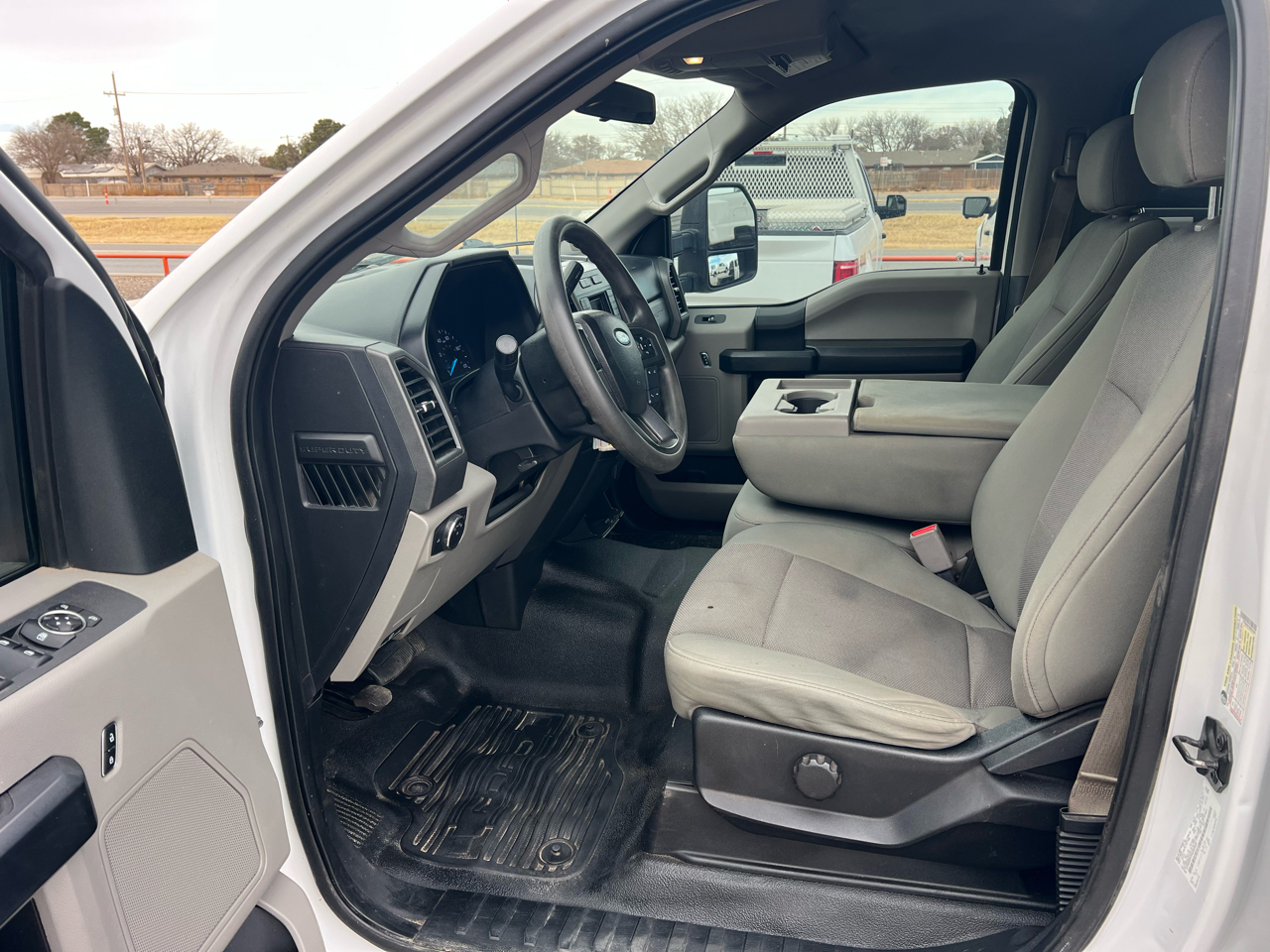 Ford F-350 SD XL Crew Cab Long Bed DRW 4WD 2017