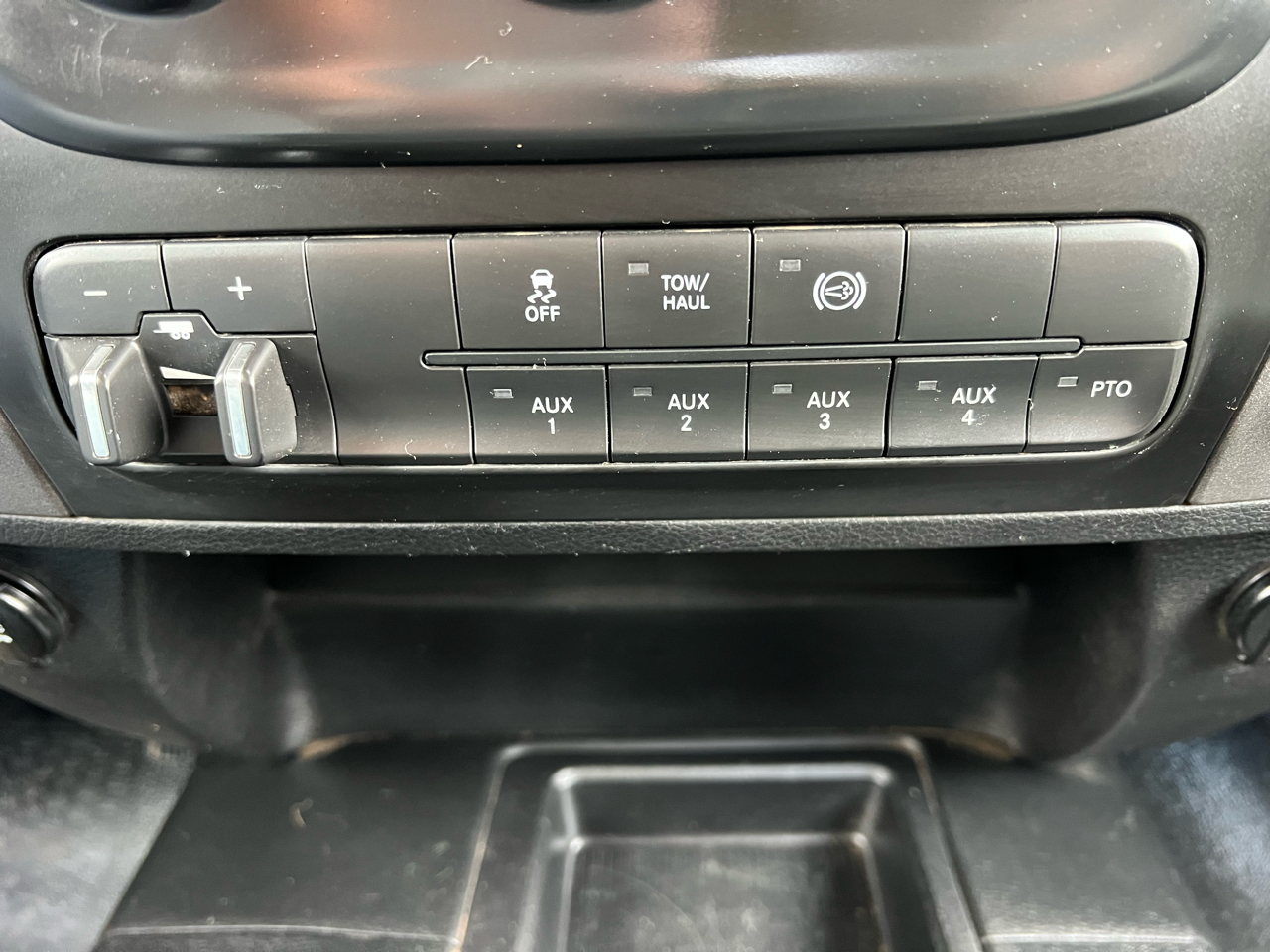 RAM 3500 Crew Cab 4WD DRW 2013