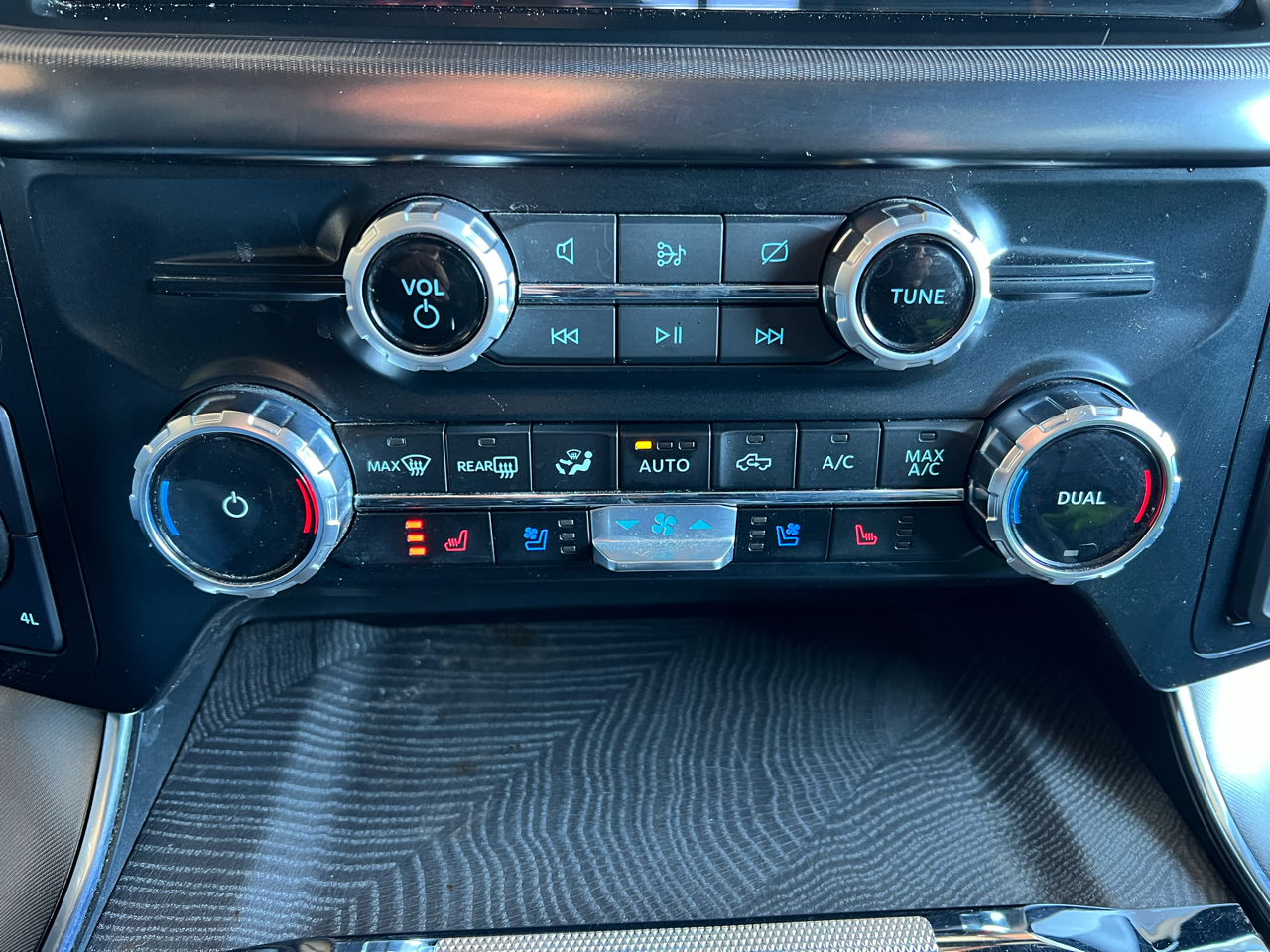 Ford F-150 Platinum SuperCrew 5.5-ft. Bed 4WD 2023