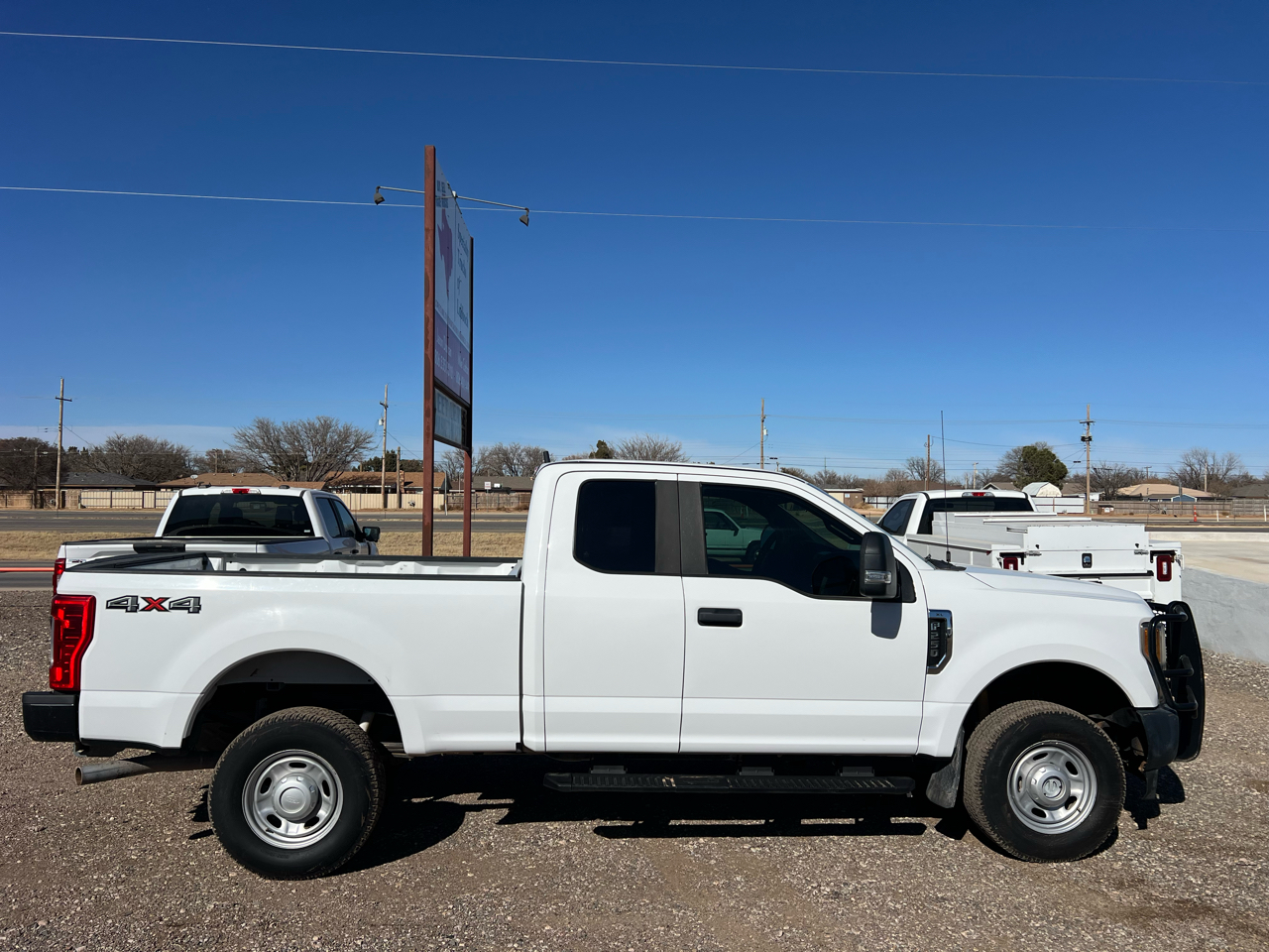 Ford F-250 SD XL SuperCab 4WD 2017