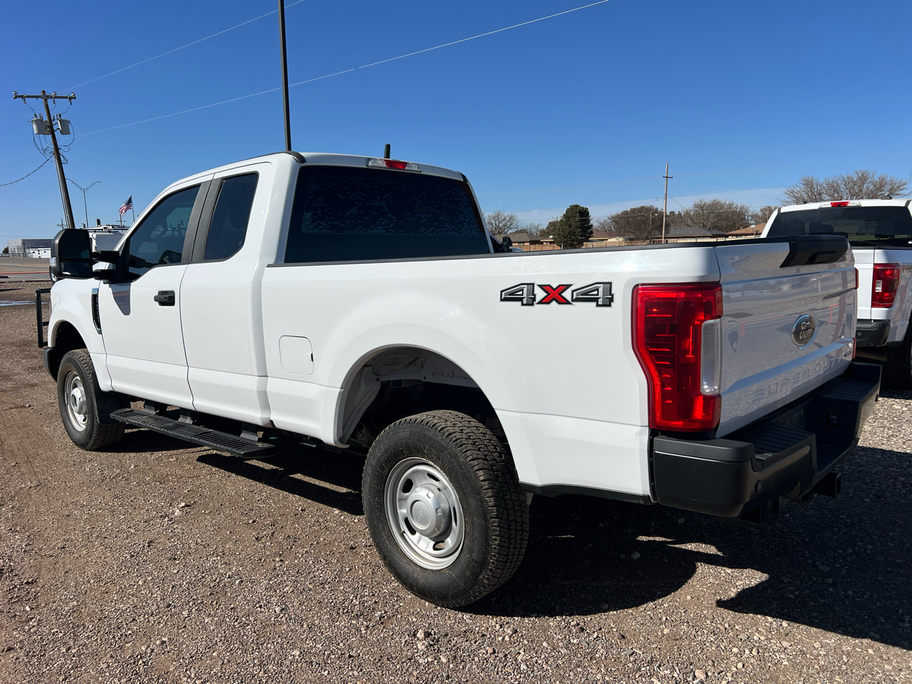 Ford F-250 SD XL SuperCab 4WD 2017