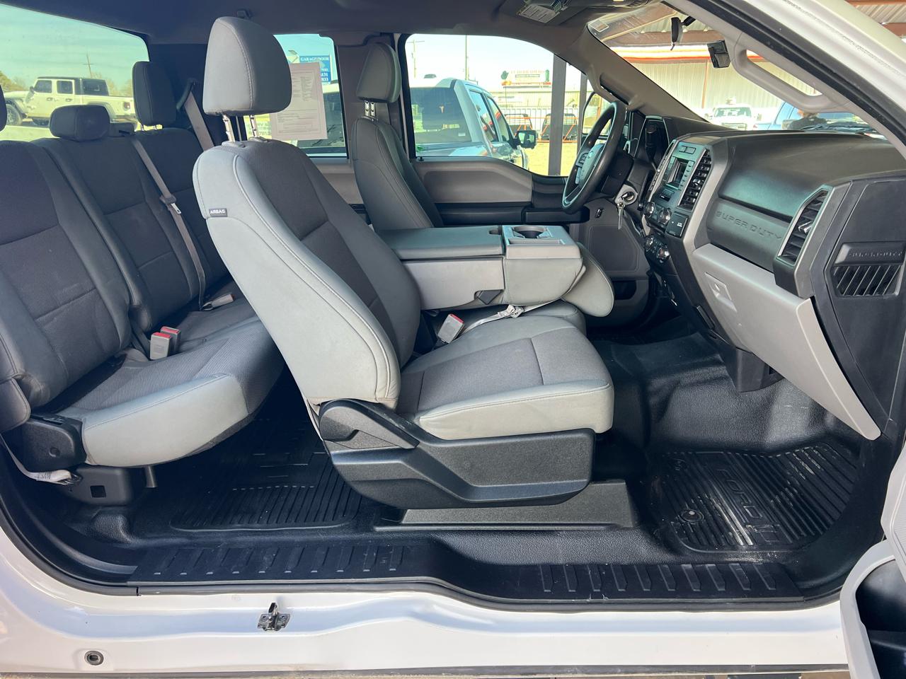 Ford F-250 SD XL SuperCab 4WD 2018