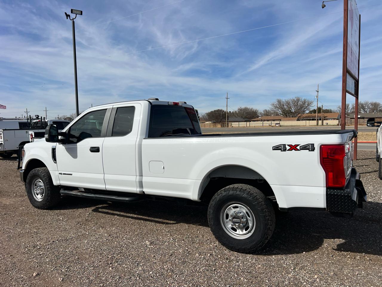 Ford F-250 SD XL SuperCab Long Bed 4WD 2022