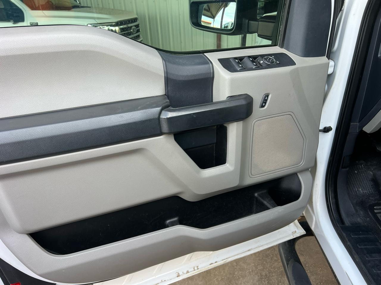 Ford F-250 SD XL SuperCab Long Bed 4WD 2022