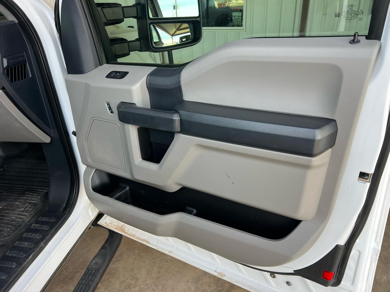 Ford F-250 SD XL SuperCab Long Bed 4WD 2022