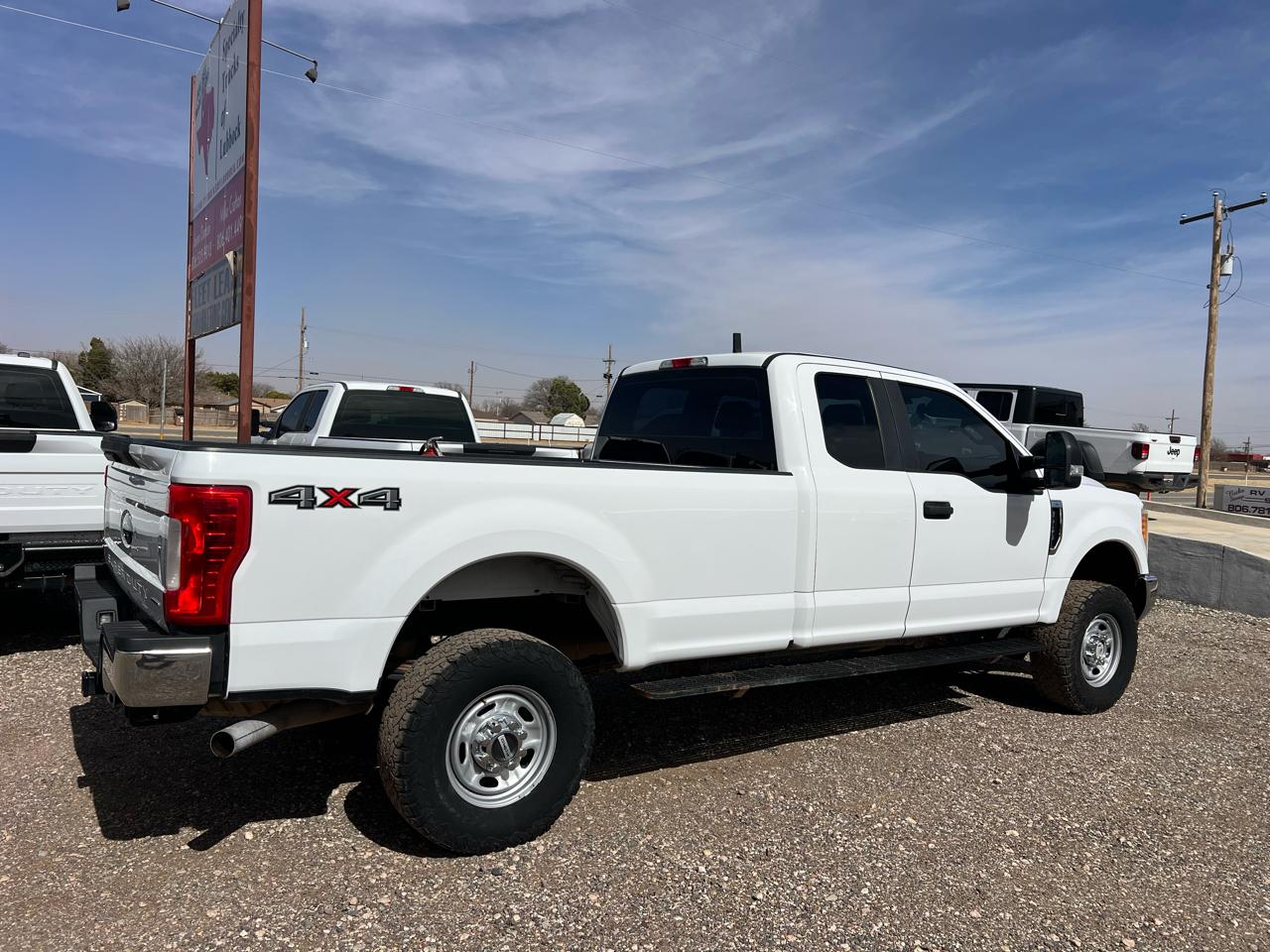Ford F-250 SD XL SuperCab 4WD 2017