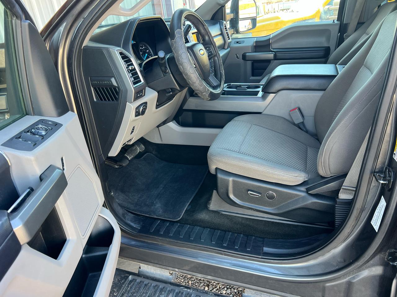 Ford F-250 SD XLT Crew Cab 2WD 2017