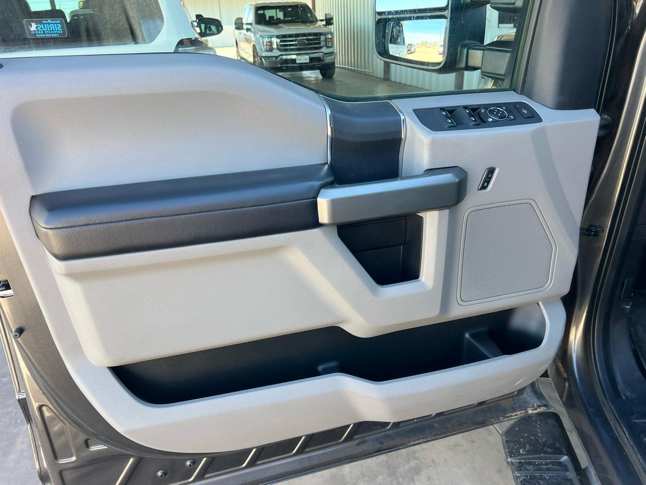 Ford F-250 SD XLT Crew Cab 2WD 2017