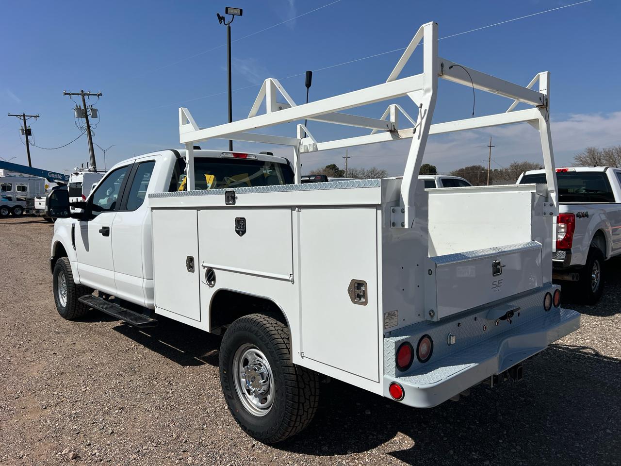 Ford F-350 SD XL SuperCab Long Bed 4WD 2022