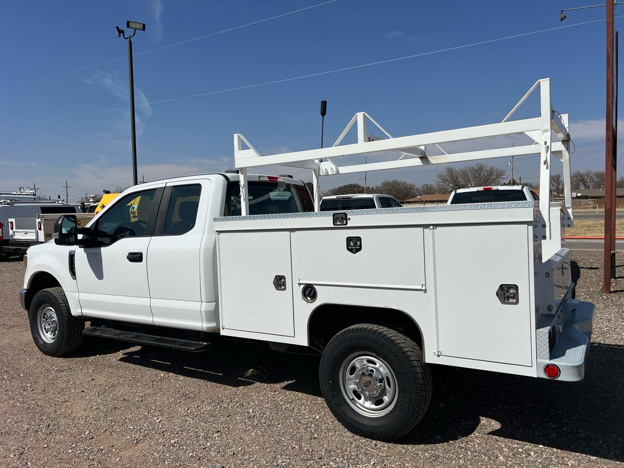Ford F-350 SD XL SuperCab Long Bed 4WD 2022