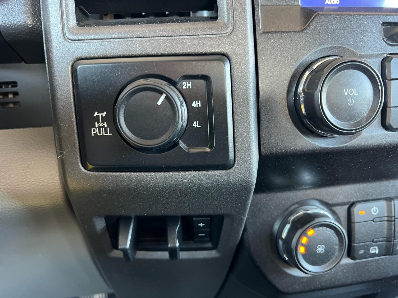 Ford F-350 SD XL SuperCab Long Bed 4WD 2022