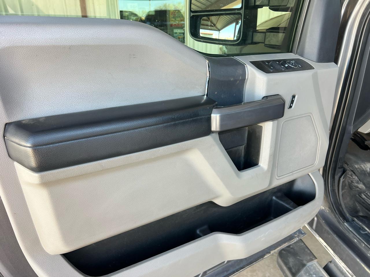 Ford F-250 SD XLT Crew Cab Long Bed 4WD 2022