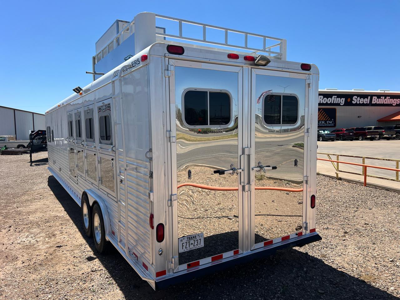 Elite Trailer Manufacturing Stock Trailer  2003