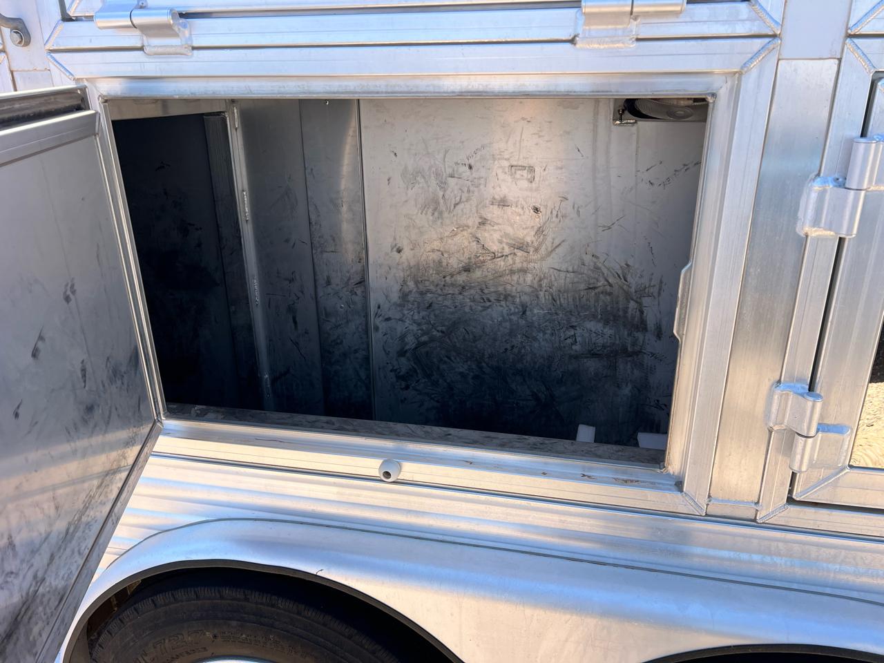 Elite Trailer Manufacturing Stock Trailer  2003