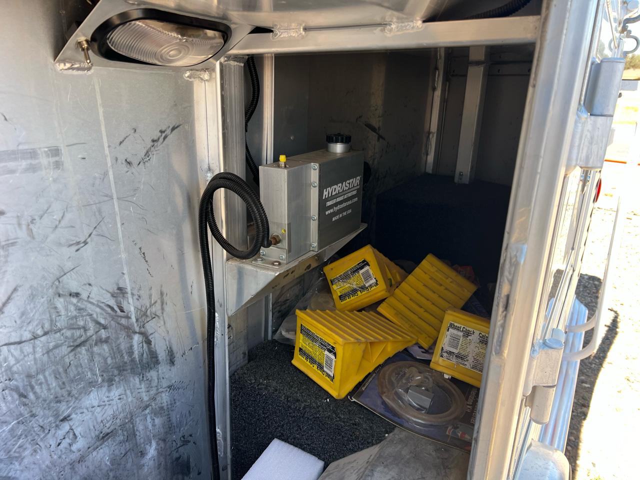 Elite Trailer Manufacturing Stock Trailer  2003