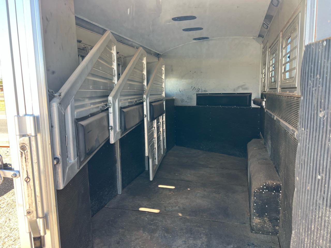 Elite Trailer Manufacturing Stock Trailer  2003