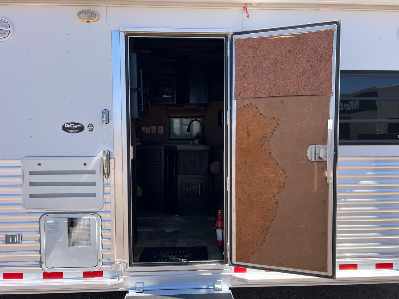 Elite Trailer Manufacturing Stock Trailer  2003