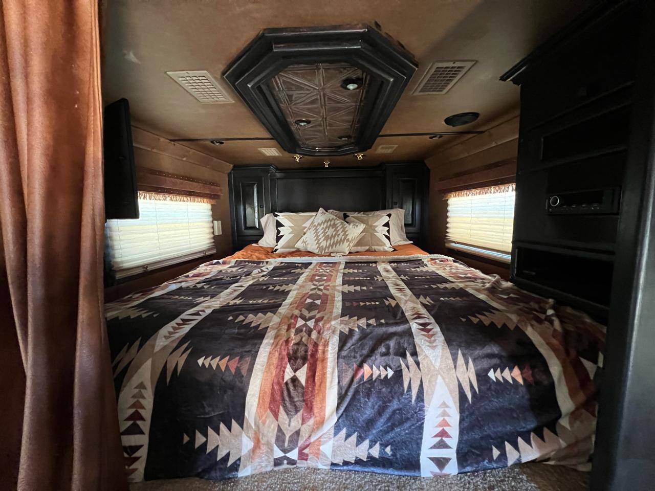 Elite Trailer Manufacturing Stock Trailer  2003