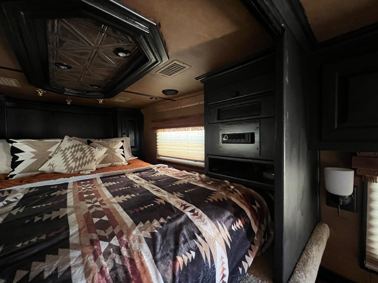 Elite Trailer Manufacturing Stock Trailer  2003