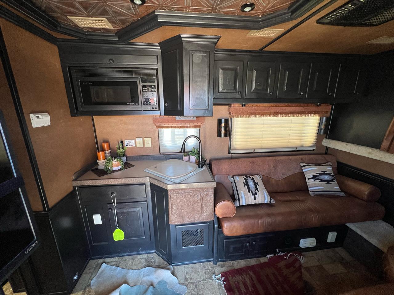 Elite Trailer Manufacturing Stock Trailer  2003