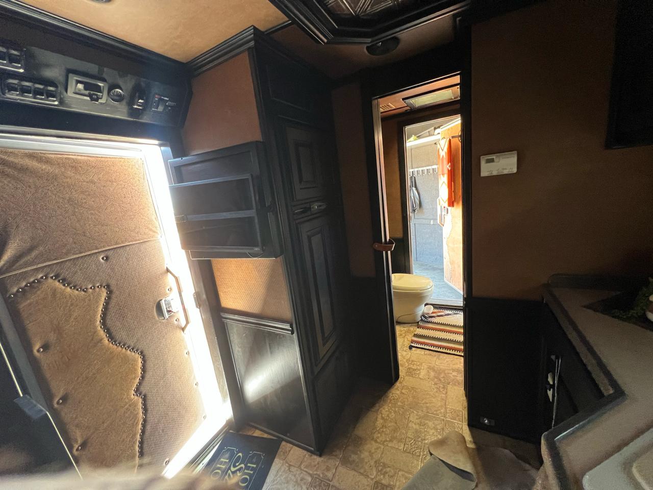 Elite Trailer Manufacturing Stock Trailer  2003