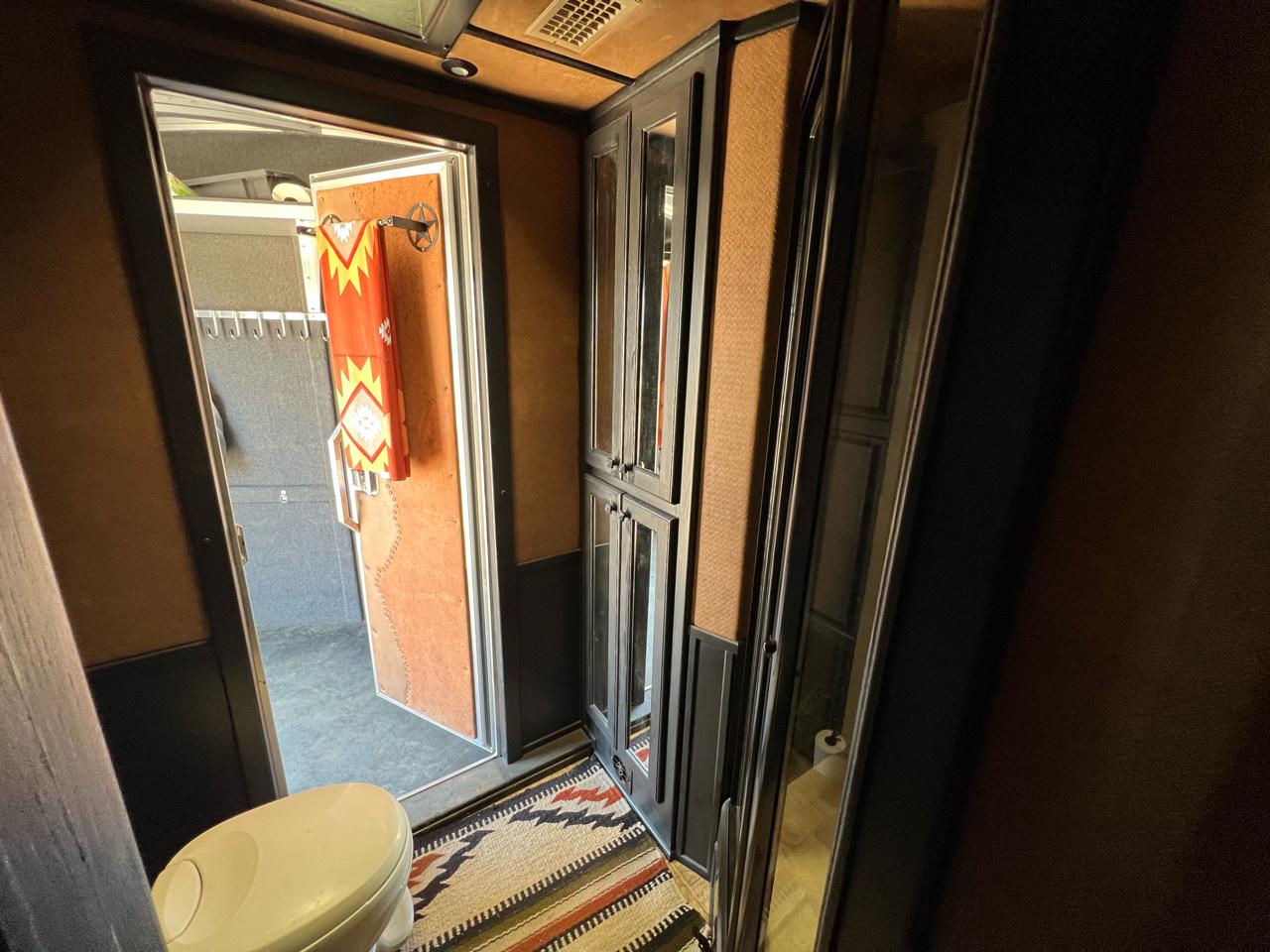 Elite Trailer Manufacturing Stock Trailer  2003