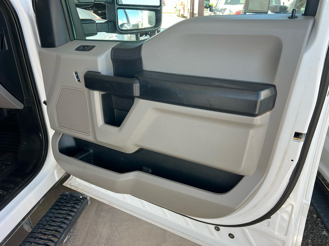 Ford F-250 SD XL Crew Cab Long Bed 4WD 2019