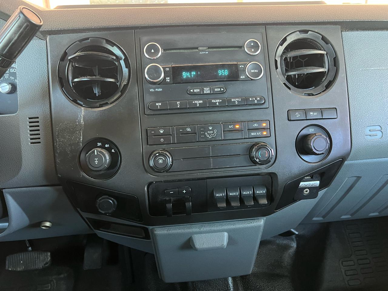Ford F-250 SD XL Crew Cab Long Bed 4WD 2015