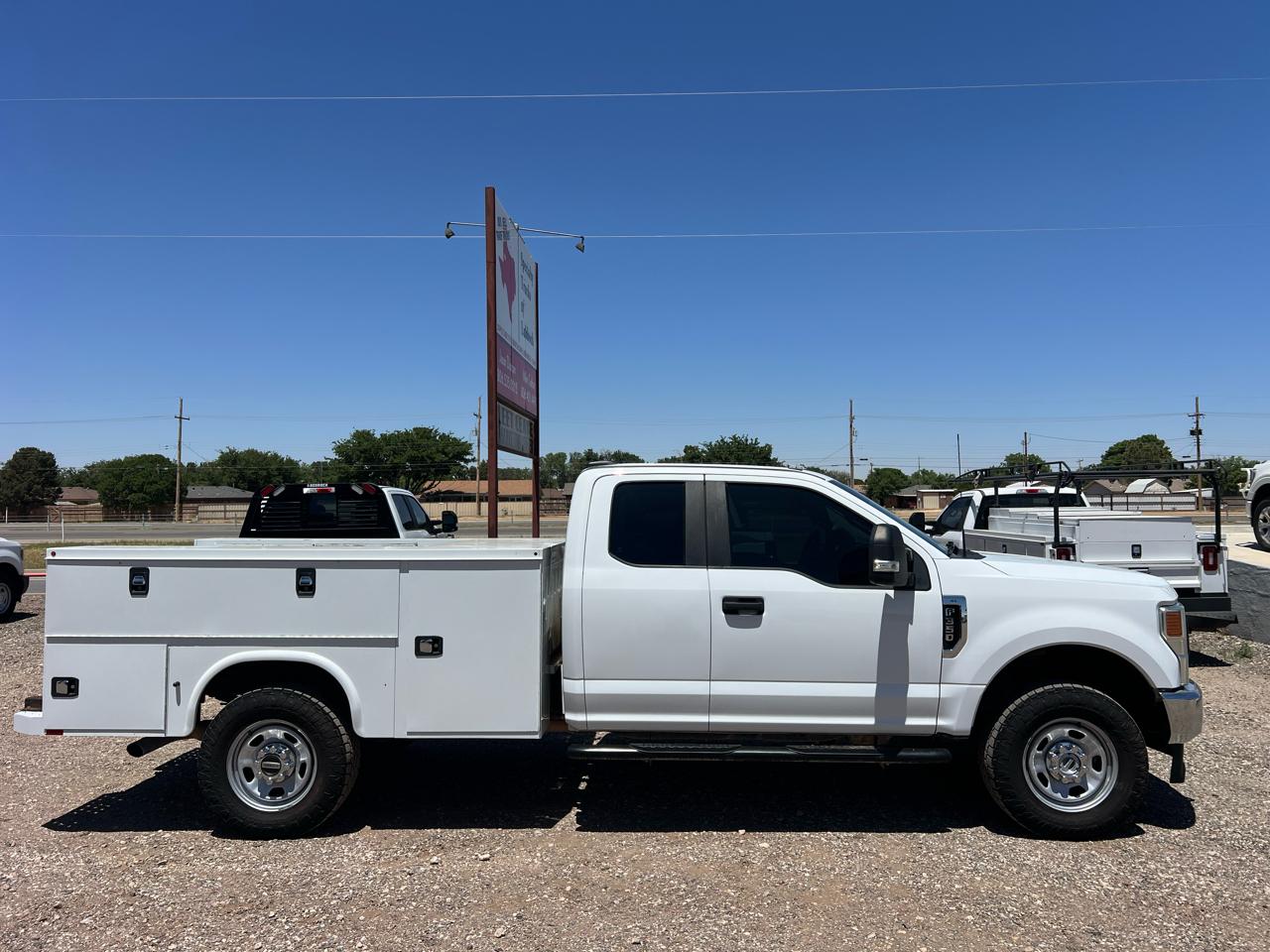 Ford F-350 SD XL SuperCab Long Bed 4WD 2022