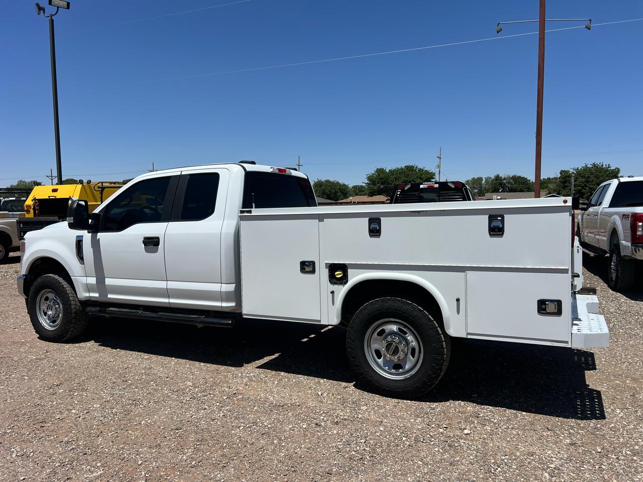 Ford F-350 SD XL SuperCab Long Bed 4WD 2022