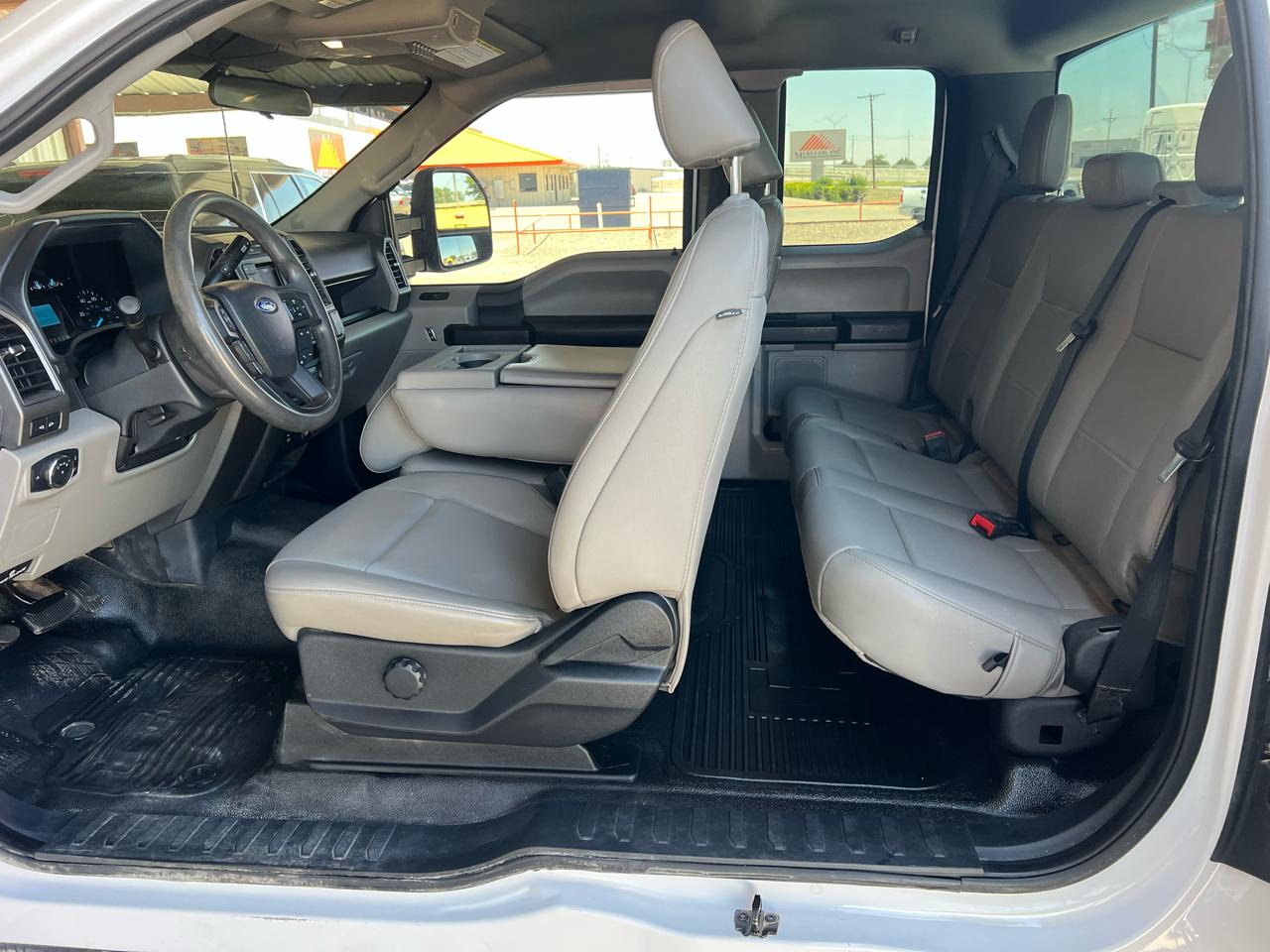 Ford F-350 SD XL SuperCab Long Bed 4WD 2022