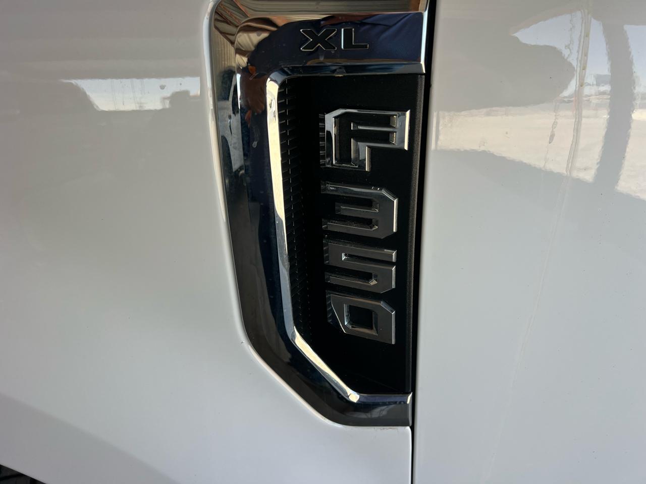 Ford F-350 SD XL SuperCab Long Bed 4WD 2022