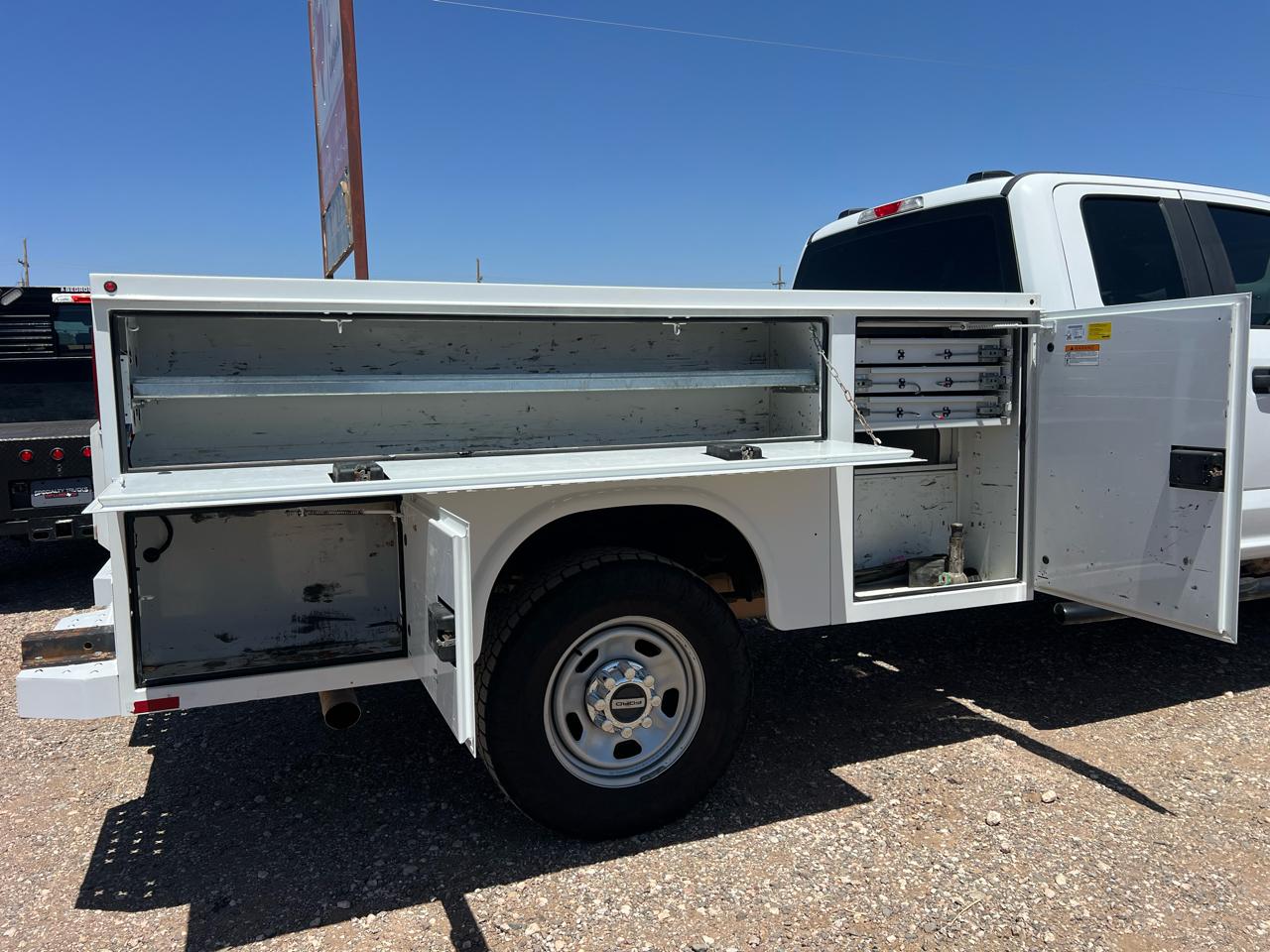 Ford F-350 SD XL SuperCab Long Bed 4WD 2022