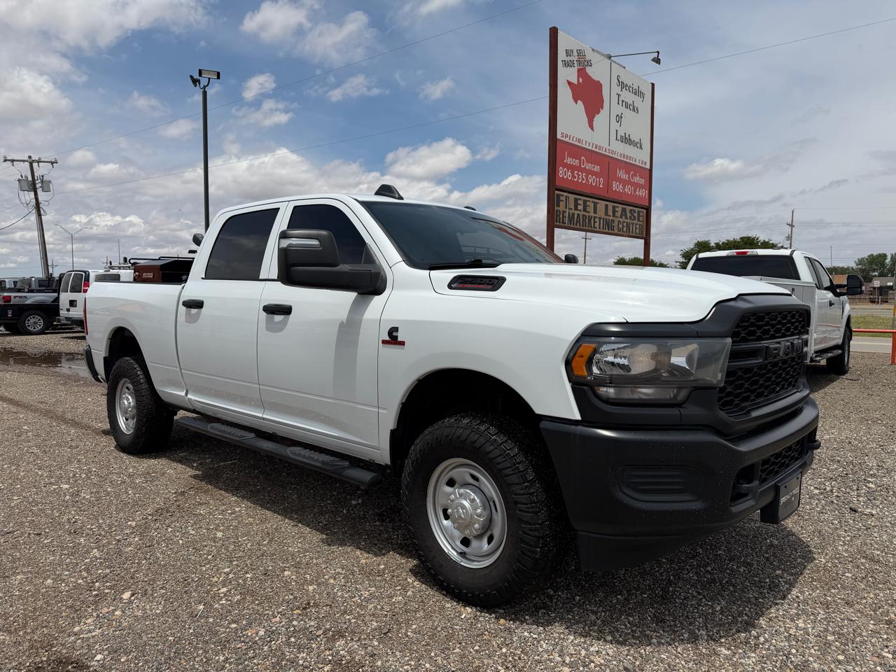 RAM 2500 Tradesman Crew Cab SWB 4WD 2023