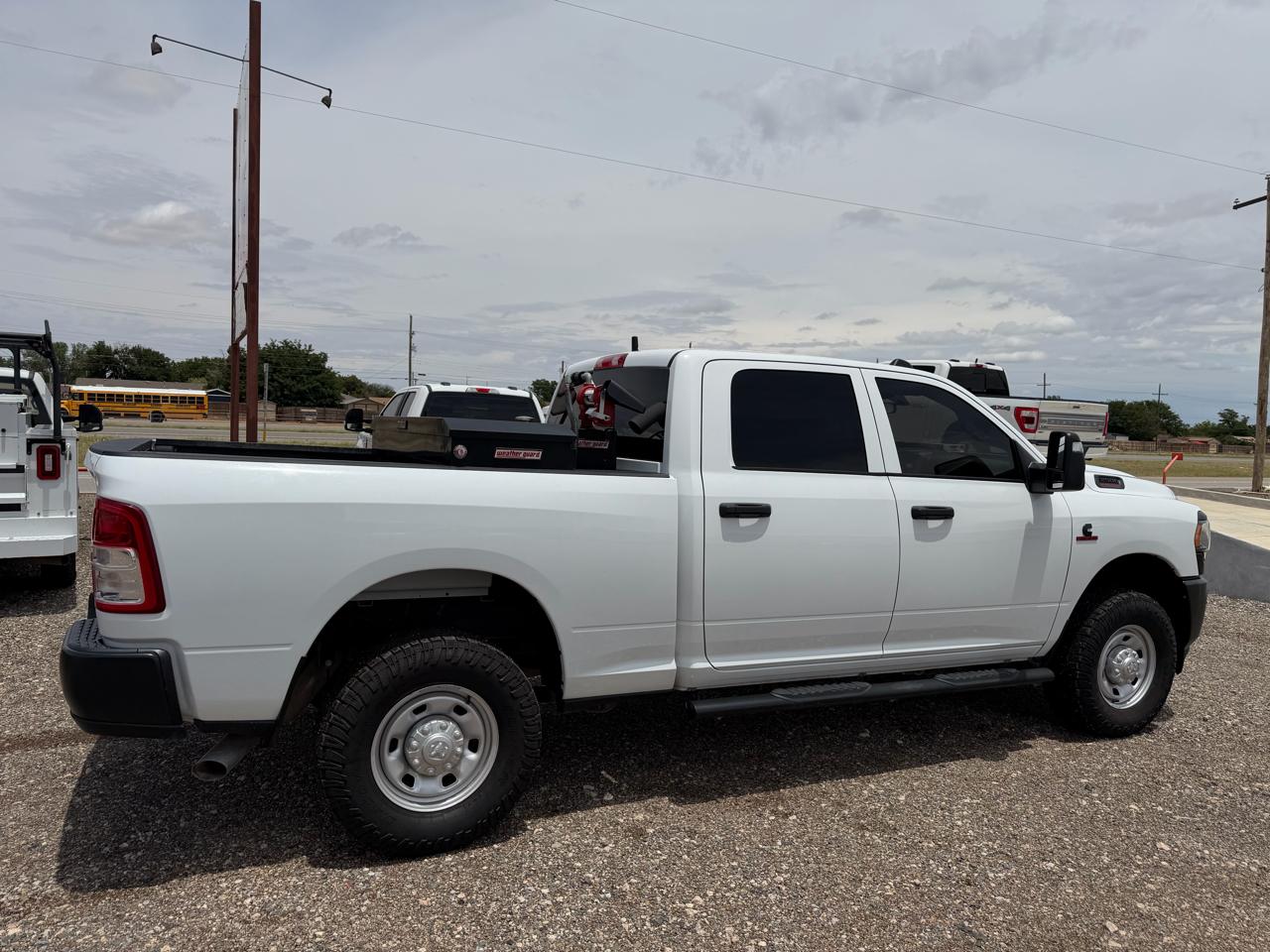 RAM 2500 Tradesman Crew Cab SWB 4WD 2023