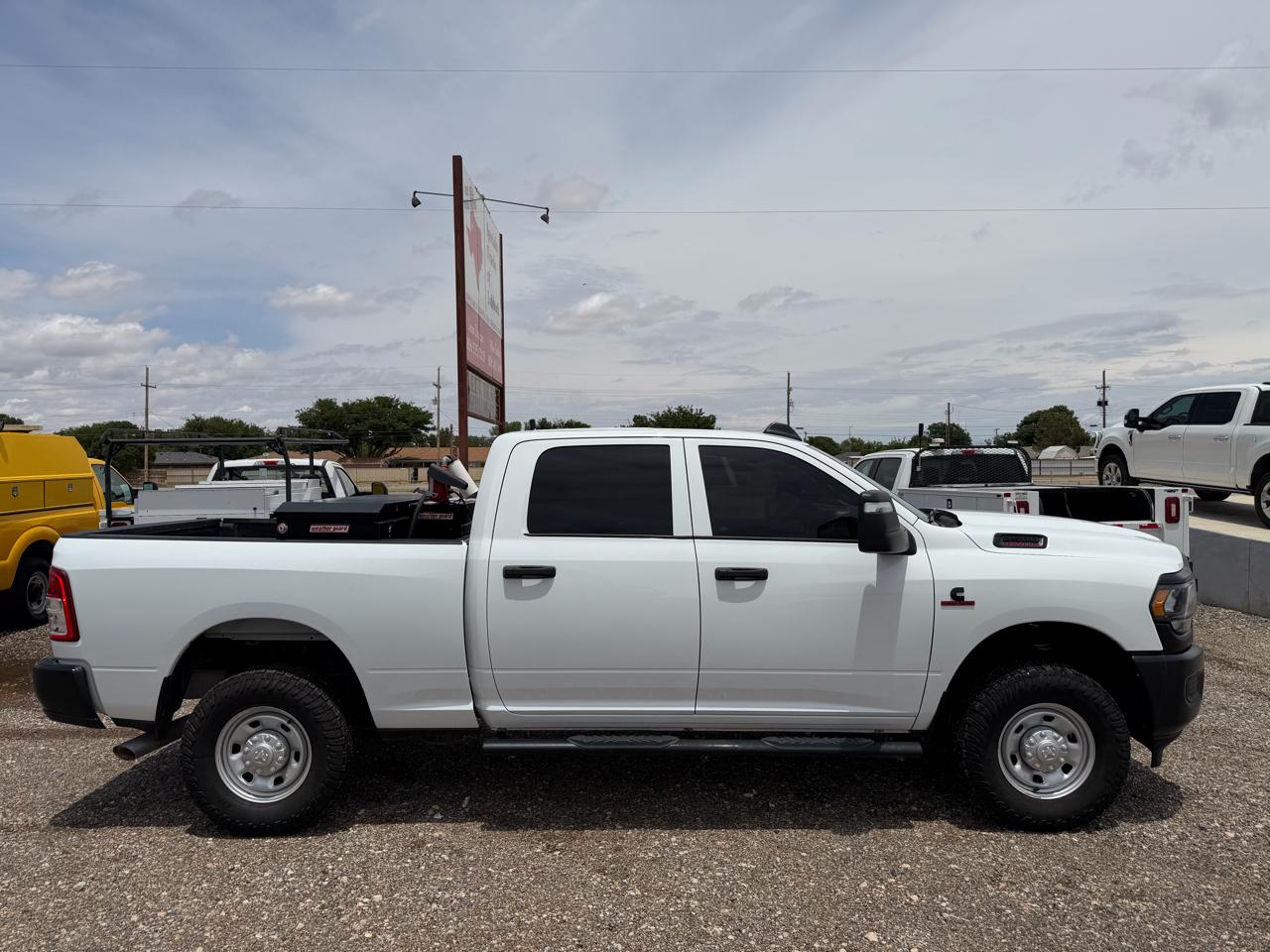 RAM 2500 Tradesman Crew Cab SWB 4WD 2023
