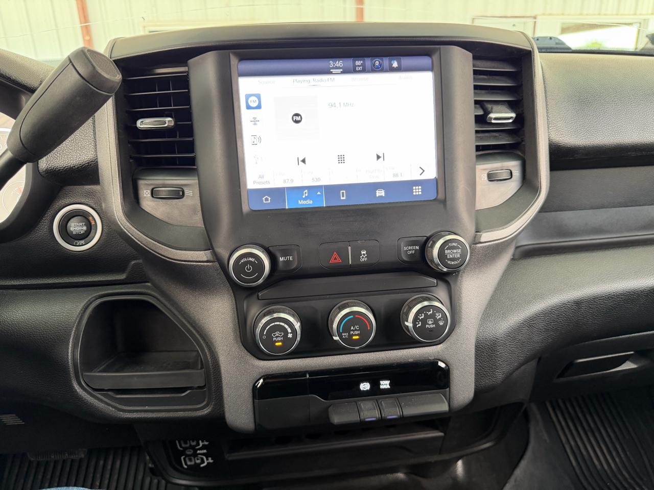 RAM 2500 Tradesman Crew Cab SWB 4WD 2023